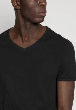 Pier One 5 PackT-Shirt BasicWhite/Blue/Black Uomo T-shirt E Polo PI922O0GS-A12 -Noble rain 04339dc8a41b4f87892bcf5988fa14bc