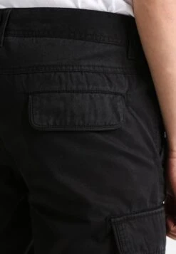 Pier One ShortsBlack Uomo Bermuda PI922FA1D-Q11 -Noble rain 0583573af5f3441ebd704a48eb59a11c