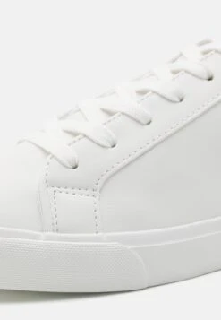 Pier One Sneakers BasseWhite Uomo Sneaker PI912O057-A11 11 Pier One Sneakers BasseWhite Uomo Sneaker PI912O057-A11 -Noble rain 089ffbe2a2a84ebbaff4ded3f08bcf0e
