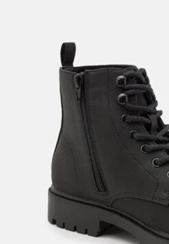 Pier One UnisexStivaletti StringatiBlack Uomo Stivaletti/Stivali PI915K00B-Q12 11 Pier One UnisexStivaletti StringatiBlack Uomo Stivaletti/Stivali PI915K00B-Q12 -Noble rain 1493b4dce5424028a000fcd682e5a7d2