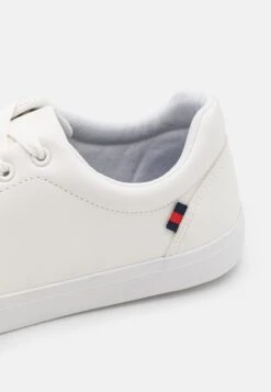 Pier One UnisexSneakers BasseWhite Uomo Sneaker PI915O01Q-A11 -Noble rain 1e08045fec014ab382da64da74b462a7