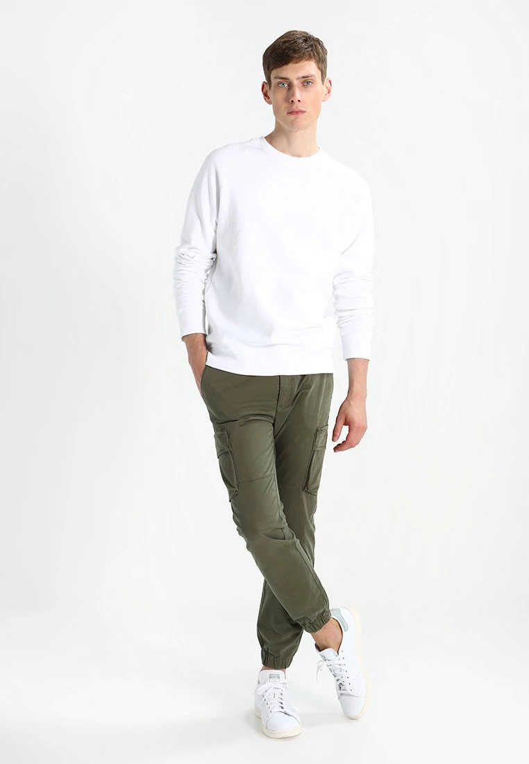 Pier One FelpaWhite Uomo Maglieria E Felpe PI922SA09-A11 2 Pier One FelpaWhite Uomo Maglieria E Felpe PI922SA09-A11 - immagine 2