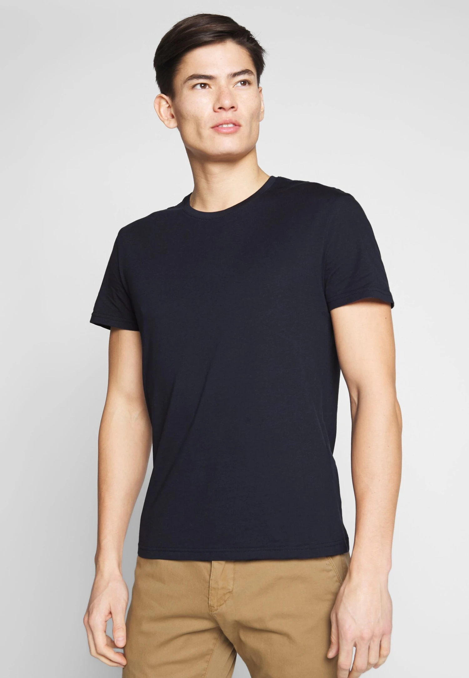 Pier One 2 Pack - T-Shirt Basic - White/Dark Blue 3 Pier One 2 Pack - T-Shirt Basic - White/Dark Blue - immagine 3