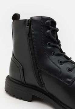 Pier One Stivaletti StringatiBlack Uomo Stivaletti/Stivali PI912K0B9-Q11 11 Pier One Stivaletti StringatiBlack Uomo Stivaletti/Stivali PI912K0B9-Q11 -Noble rain 36dcf1ba7bd1498d87019bd4eebe466a