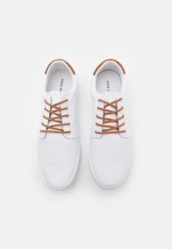 Pier One Sneakers BasseWhite Uomo Sneaker PI912O04T-A11 -Noble rain 39740c3b976c4a7281cdd503d8ae3a69