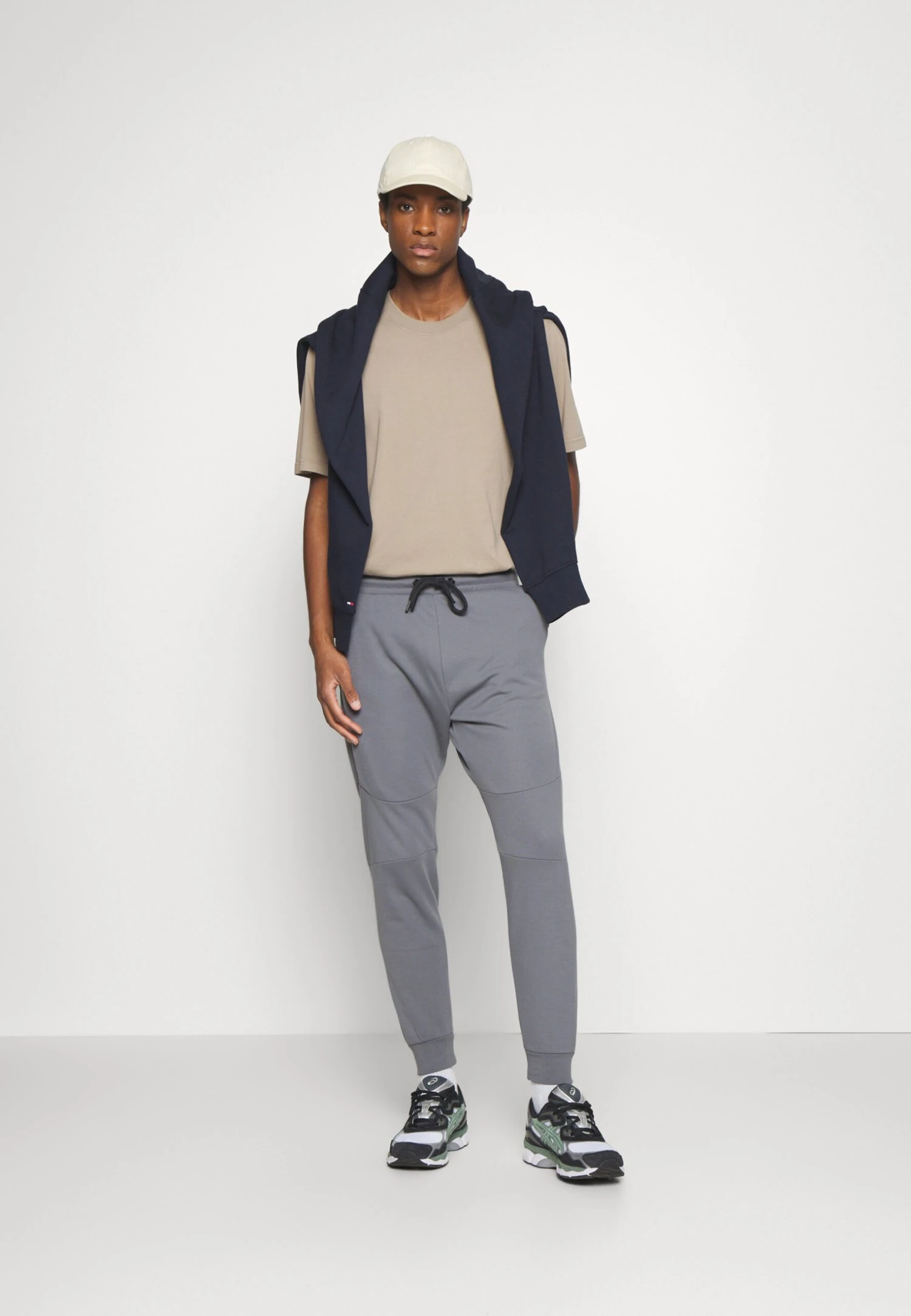 Pier One Pantaloni SportiviDark Grey Uomo Pantaloni PI922E03N-C16 2 Pier One Pantaloni SportiviDark Grey Uomo Pantaloni PI922E03N-C16 - immagine 2