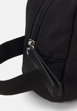 Pier One TrousseBlack Uomo Borse PI952H06N-Q11 8 Pier One TrousseBlack Uomo Borse PI952H06N-Q11 -Noble rain 3d010853bd374b4f84db8b0a35a8b289