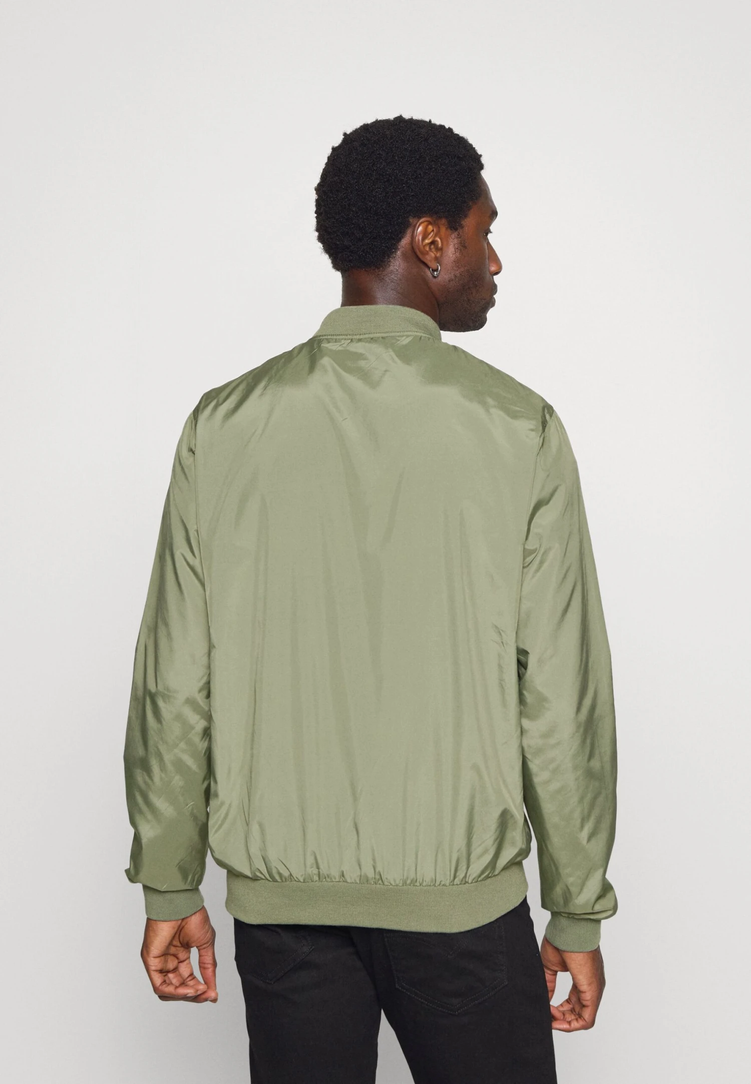 Pier One Giubbotto Bomber - Olive 3 Pier One Giubbotto Bomber - Olive - immagine 3