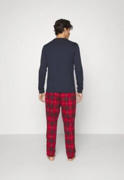 Pier One Maglia Del PigiamaDark Blue Uomo Per La Notte PI982N00D-K11 -Noble rain 3f7ee9b8fecb410698ce02136babfcee