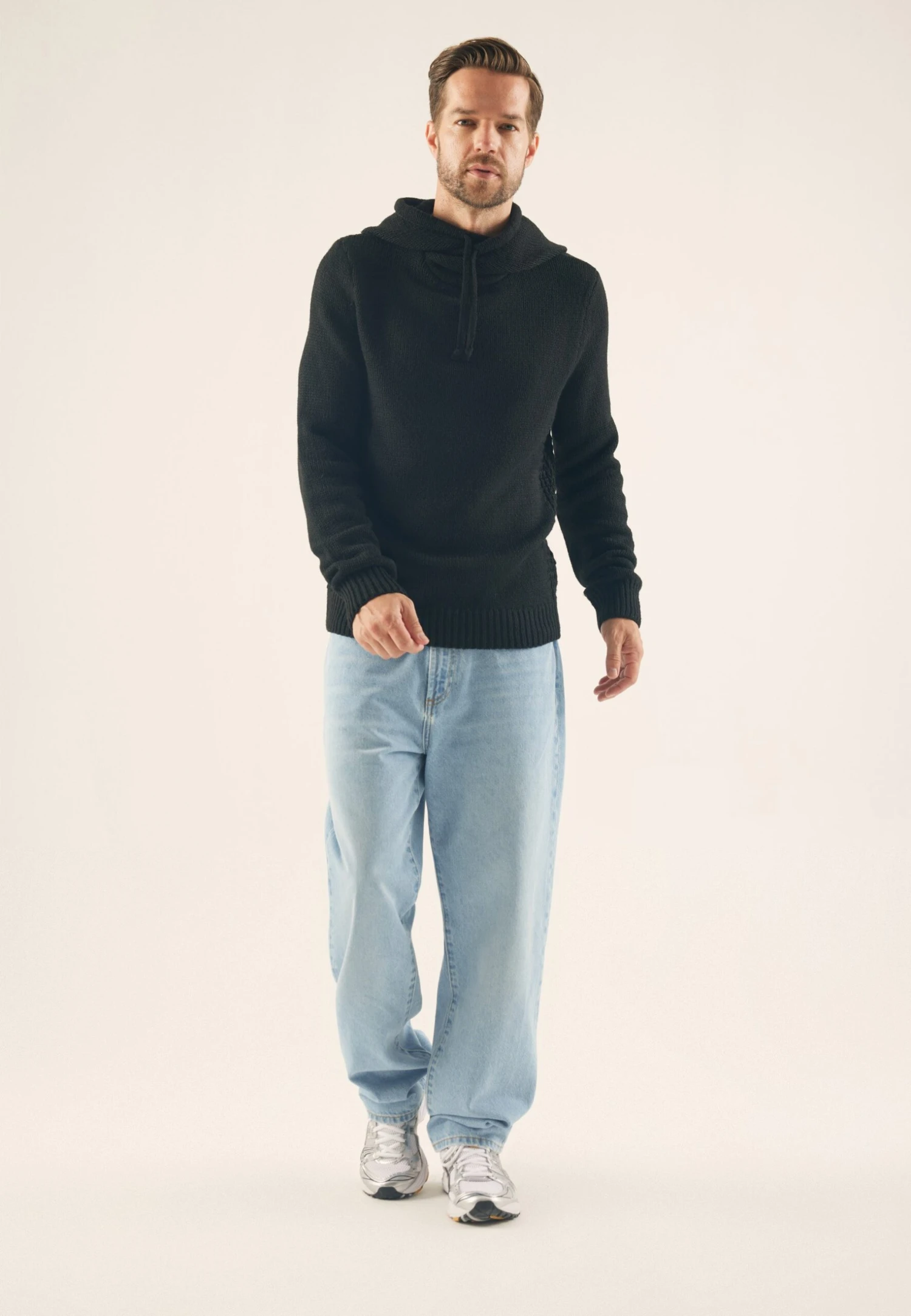 Pier One Felpa Con CappuccioBlack Uomo Maglieria E Felpe PI922QA0E-Q11 2 Pier One Felpa Con CappuccioBlack Uomo Maglieria E Felpe PI922QA0E-Q11 - immagine 2