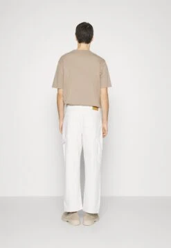 Pier One Carpenter Colored Twill Jeans A SigarettaOff-White Uomo Jeans PI922G04S-A11 10 Pier One Carpenter Colored Twill Jeans A SigarettaOff-White Uomo Jeans PI922G04S-A11 -Noble rain 4fab3a7ad84e43dfa273cbbbc4f63ebc