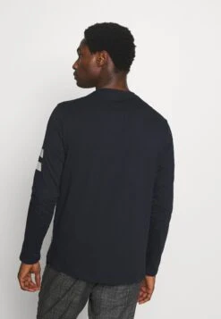 Pier One Maglietta A Manica LungaDark Blue Uomo T-shirt E Polo PI922O0R6-K11 -Noble rain 53072bdb54a1435da7e55ce1ba6ee9b5