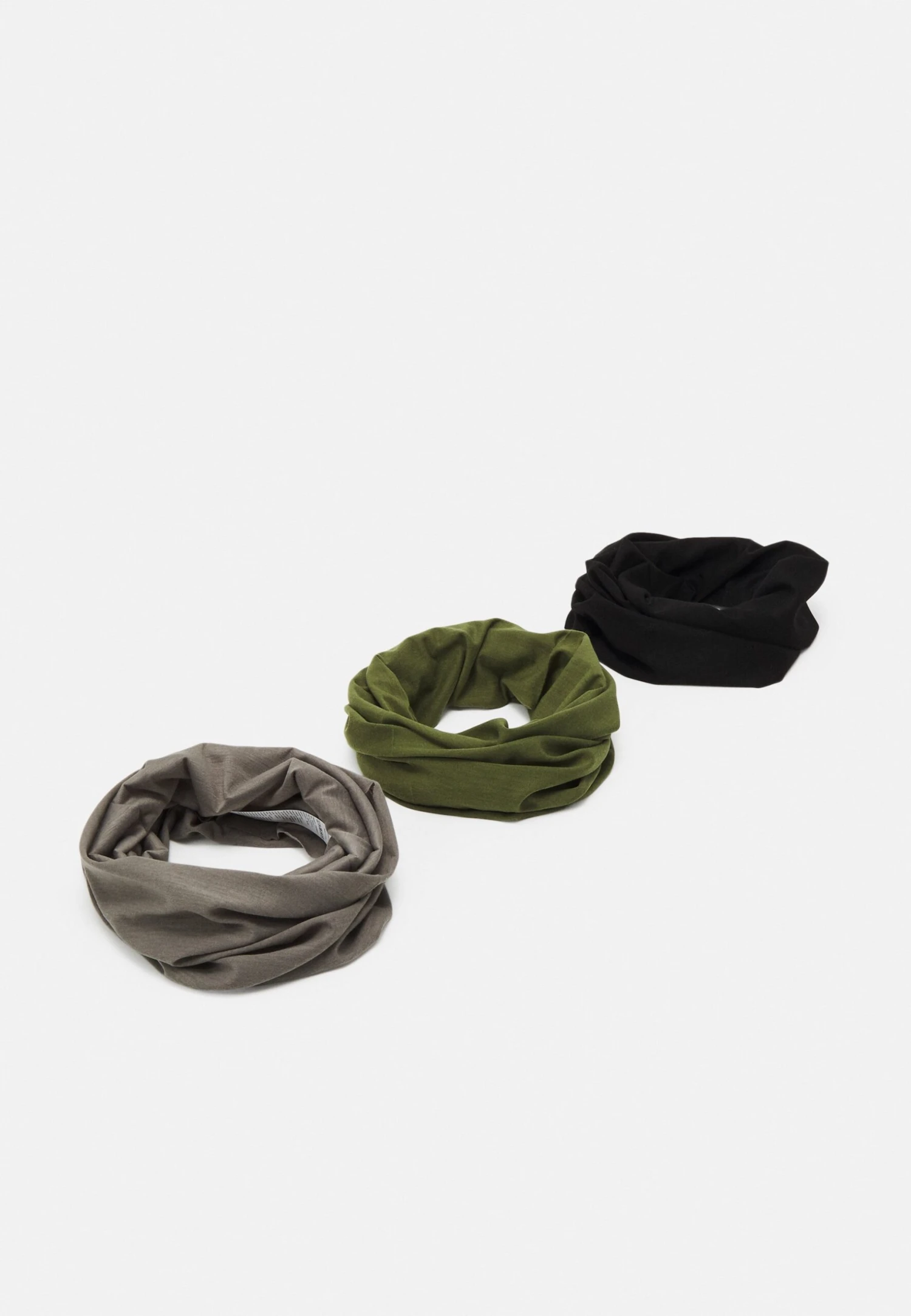 Pier One 3 Pack UnisexScaldacolloBlack, Grey, Olive Uomo Foulard E Sciarpe PI954G01L-Q11 1 Pier One 3 Pack UnisexScaldacolloBlack, Grey, Olive Uomo Foulard E Sciarpe PI954G01L-Q11