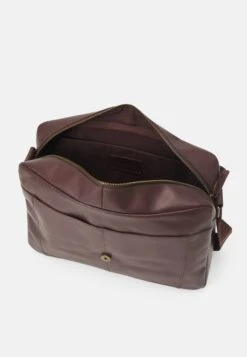Pier One Leather Unisex - Borsa Porta Pc - Brown 6 Pier One Leather Unisex - Borsa Porta Pc - Brown -Noble rain 5b4d14f90e4c4510b679f04d80f27b19