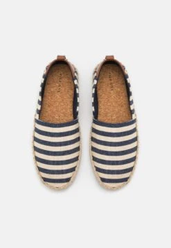 Pier One UnisexEspadrillasDark Blue/White Uomo Scarpe Basse PI915C00F-K11 9 Pier One UnisexEspadrillasDark Blue/White Uomo Scarpe Basse PI915C00F-K11 -Noble rain 656fb98ccb7640ac939ccc145e729a86
