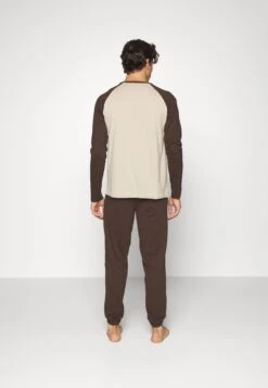 Pier One PigiamaBrown Uomo Per La Notte PI982M043-O11 -Noble rain 6c07805b01b443f787fde49487475077