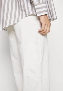 Pier One Carpenter Colored Twill Jeans A SigarettaOff-White Uomo Jeans PI922G04S-A11 13 Pier One Carpenter Colored Twill Jeans A SigarettaOff-White Uomo Jeans PI922G04S-A11 -Noble rain 72381b5c0ea4476da8022189e3b24b31