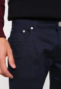 Pier One PantaloniDark Blue Uomo Pantaloni YO122E00Y-K11 9 Pier One PantaloniDark Blue Uomo Pantaloni YO122E00Y-K11 -Noble rain 72d05897eb7b4ca3bdc8ce99ac126aa1