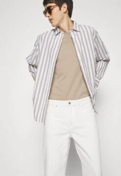 Pier One Carpenter Colored Twill Jeans A SigarettaOff-White Uomo Jeans PI922G04S-A11 11 Pier One Carpenter Colored Twill Jeans A SigarettaOff-White Uomo Jeans PI922G04S-A11 -Noble rain 77b17a64a879489bb9510906e2f8dbc4