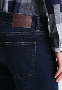 Pier One BasicJeans A SigarettaDark Blue Denim Uomo Jeans PI922GA0E-K12 -Noble rain 7aa5df5983c44365808e18ddcad2589e