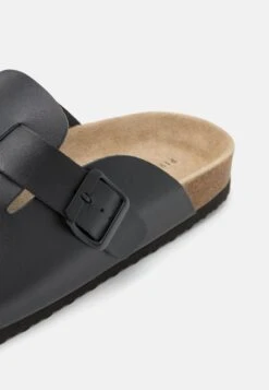 Pier One Leather Unisex - Pantofole - Black 11 Pier One Leather Unisex - Pantofole - Black -Noble rain 7b28889d1d2247a8abcae3a4a4c34674