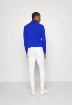 Pier One Pantaloni SportiviWhite Uomo Pantaloni PI922E03I-A11 -Noble rain 8331affdd7f0488692bf512a43af10d8