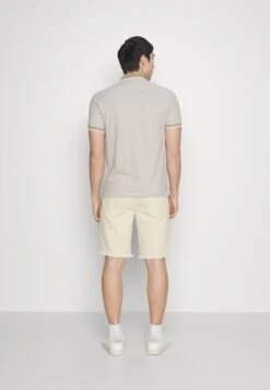 Pier One Shorts Di Jeans Beige Uomo Bermuda PI922F05A-B11 7 Pier One Shorts Di Jeans Beige Uomo Bermuda PI922F05A-B11 -Noble rain 86c131f91bcf40c49254fa658c42e65c