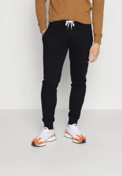 Pier One 2 PackPantaloni SportiviDark Brown/Black Uomo Pantaloni Sportivi E Joggers PI922E03K-O11 9 Pier One 2 PackPantaloni SportiviDark Brown/Black Uomo Pantaloni Sportivi E Joggers PI922E03K-O11 -Noble rain 8a85758169cb41a59e915ed69dc898aa