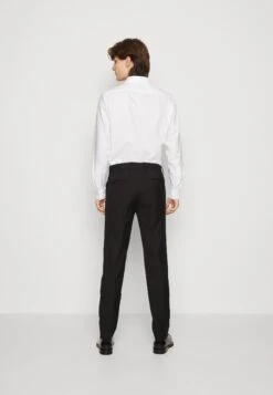 Pier One Completo - Black -Noble rain 8dfce3cb1d0847869705990ca253a88a