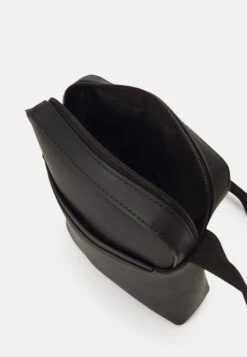 Pier One Borsa A TracollaBlack Uomo Borse PI952H06J-Q11 -Noble rain 8fa71f28a06d49cc87901cdc65bc9dd8