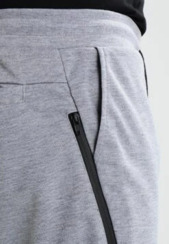 Pier One Pantaloni SportiviLight Grey Uomo Pantaloni PI922E03N-C11 -Noble rain 945c619f1e5c46c6a04b229d5a4d93f9