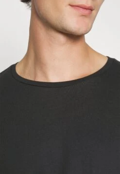 Pier One 2 PackMaglietta A Manica LungaBlack/Khaki Uomo T-shirt E Polo PI922O0GT-Q12 11 Pier One 2 PackMaglietta A Manica LungaBlack/Khaki Uomo T-shirt E Polo PI922O0GT-Q12 -Noble rain 9738d7a40e2d43ecbbab45cbd3bc692f