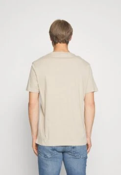 Pier One 3 PackT-Shirt BasicDark Blue/Beige/Dark Brown Uomo T-shirt E Polo PI922O0YA-K11 -Noble rain 9df0fb4c9545425fbbb746b4fa5cf030