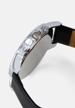 Pier One OrologioBlack/Silver-Coloured Uomo Orologi PI952M01B-Q11 8 Pier One OrologioBlack/Silver-Coloured Uomo Orologi PI952M01B-Q11 -Noble rain a405f32d91574594bfe0eb57bcbec044