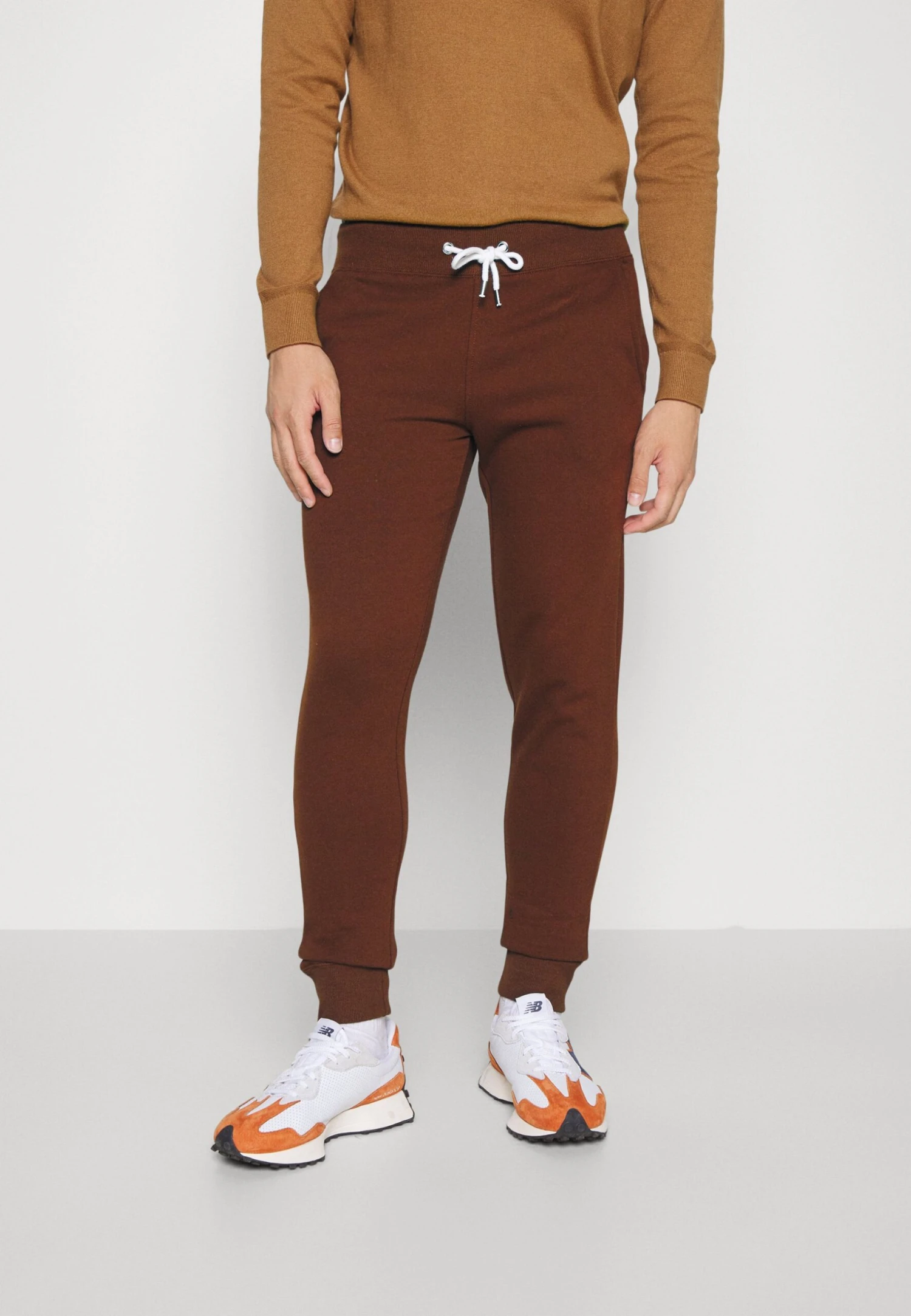 Pier One 2 PackPantaloni SportiviDark Brown/Black Uomo Pantaloni Sportivi E Joggers PI922E03K-O11 2 Pier One 2 PackPantaloni SportiviDark Brown/Black Uomo Pantaloni Sportivi E Joggers PI922E03K-O11 - immagine 2