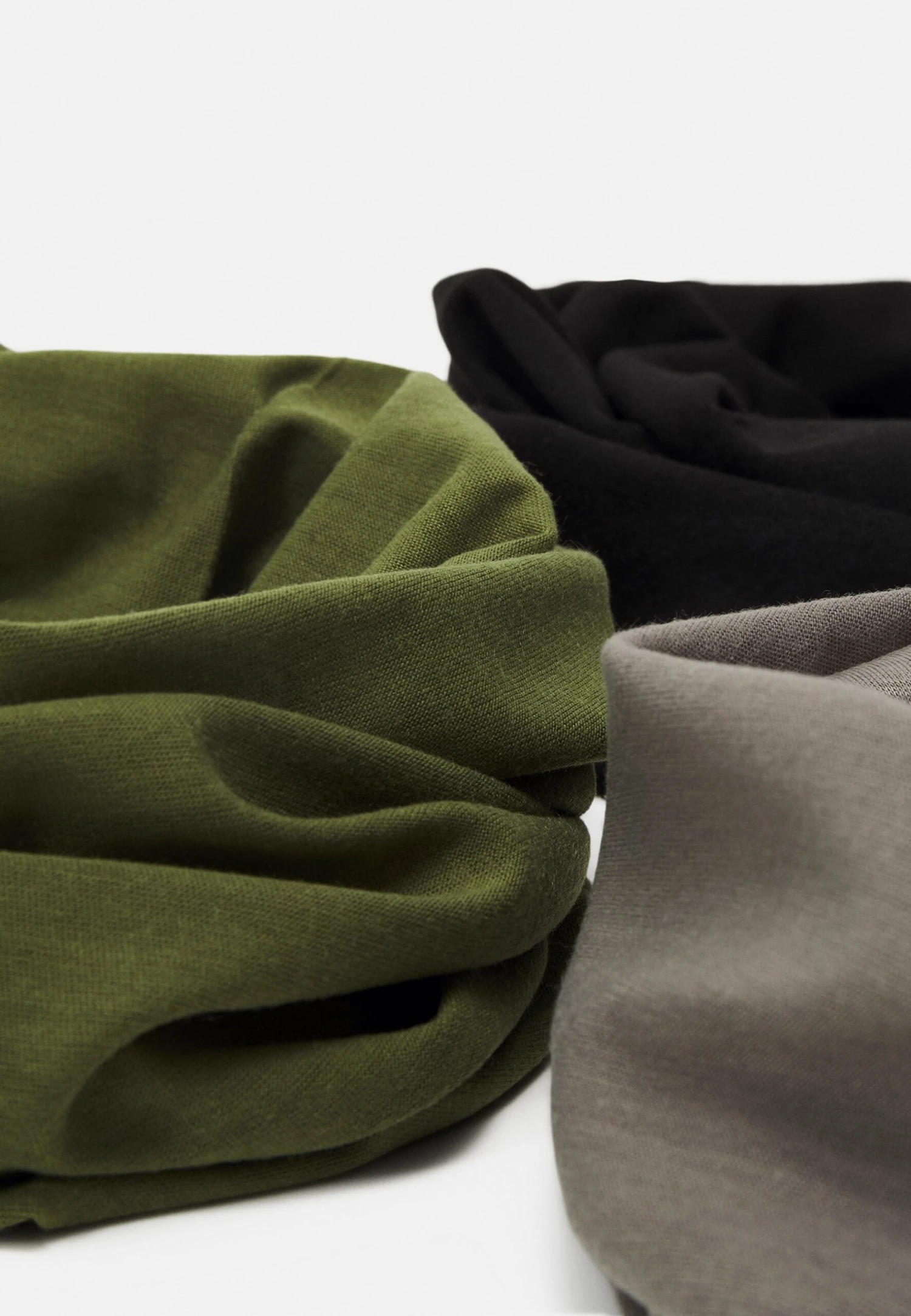 Pier One 3 Pack UnisexScaldacolloBlack, Grey, Olive Uomo Foulard E Sciarpe PI954G01L-Q11 4 Pier One 3 Pack UnisexScaldacolloBlack, Grey, Olive Uomo Foulard E Sciarpe PI954G01L-Q11 - immagine 4