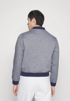 Pier One Giubbotto BomberDark Blue Uomo Giacche PI922T04L-K11 7 Pier One Giubbotto BomberDark Blue Uomo Giacche PI922T04L-K11 -Noble rain b1943f9a2db34e26b563b2036d05ec83