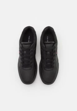 Pier One Unisex - Sneakers Basse - Black 9 Pier One Unisex - Sneakers Basse - Black -Noble rain c01aff3b236040d5b66c4921cfe54f60