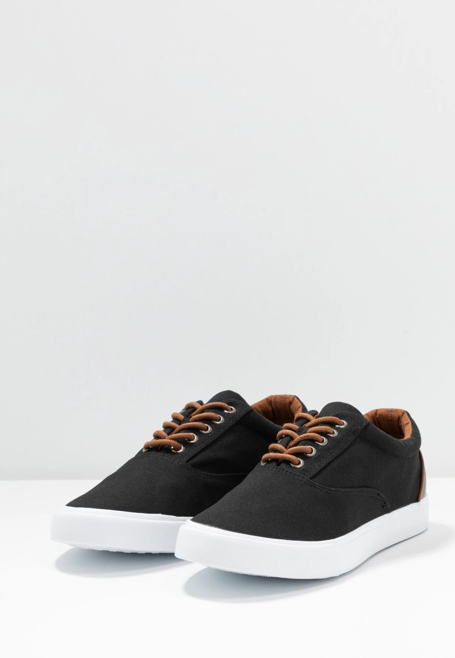 Pier One Sneakers BasseBlack Uomo Sneaker PI912O02D-Q11 3 Pier One Sneakers BasseBlack Uomo Sneaker PI912O02D-Q11 - immagine 3