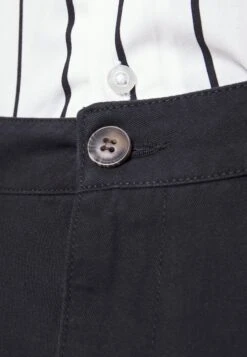 Pier One 2 Pack - Shorts - Black/Olive -Noble rain c8820f9e55d04242888847594dabac20