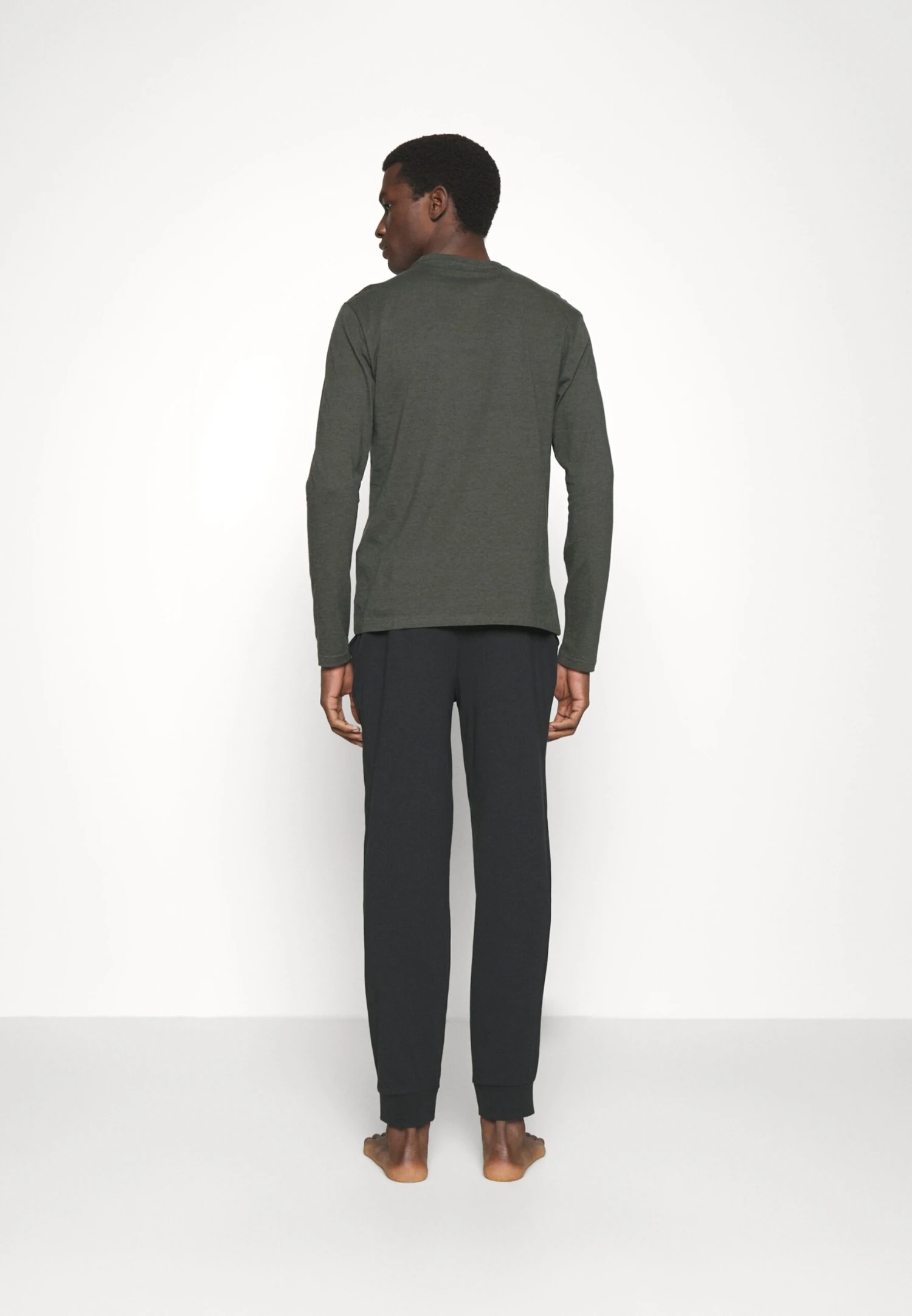 Pier One Pigiama - Black/Khaki 3 Pier One Pigiama - Black/Khaki - immagine 3