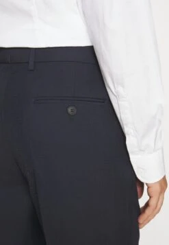 Pier One CompletoDark Blue Uomo Completi E Cravatte PI922A02I-K11 19 Pier One CompletoDark Blue Uomo Completi E Cravatte PI922A02I-K11 -Noble rain d868e5af8a144e7e8ee820a60e583a96