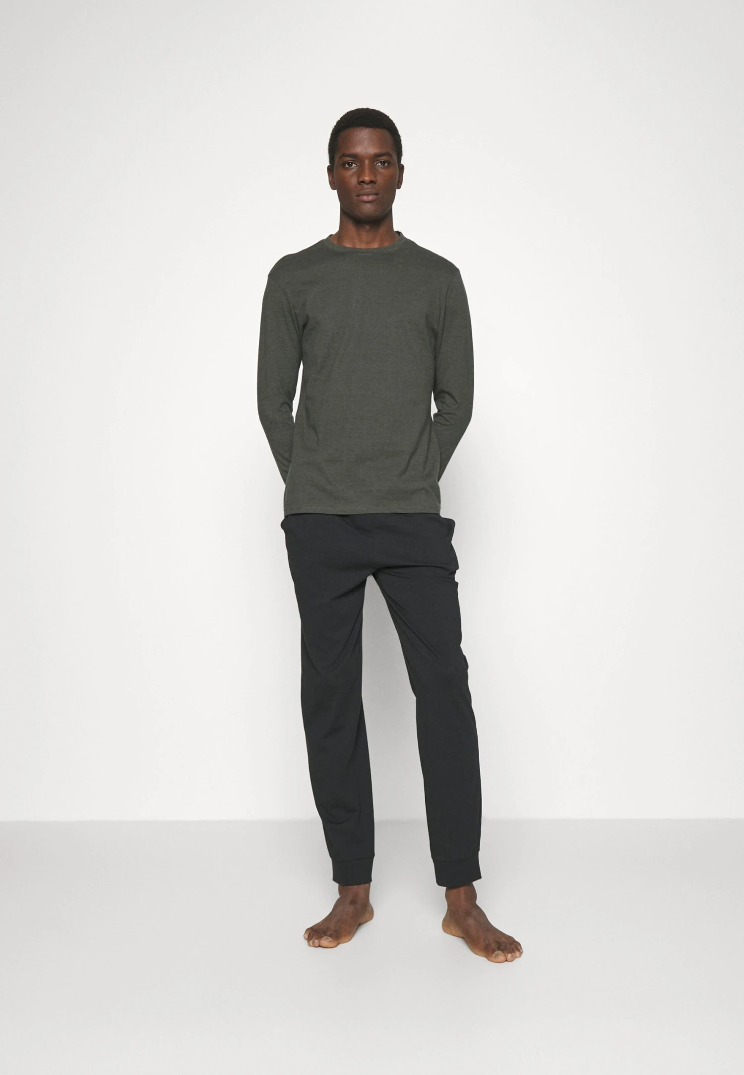 Pier One Pigiama - Black/Khaki 1 Pier One Pigiama - Black/Khaki