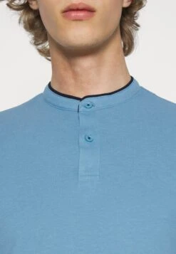 Pier One T-Shirt Basic - Light Blue 11 Pier One T-Shirt Basic - Light Blue -Noble rain ea582234adf1436e894021c337bea15e