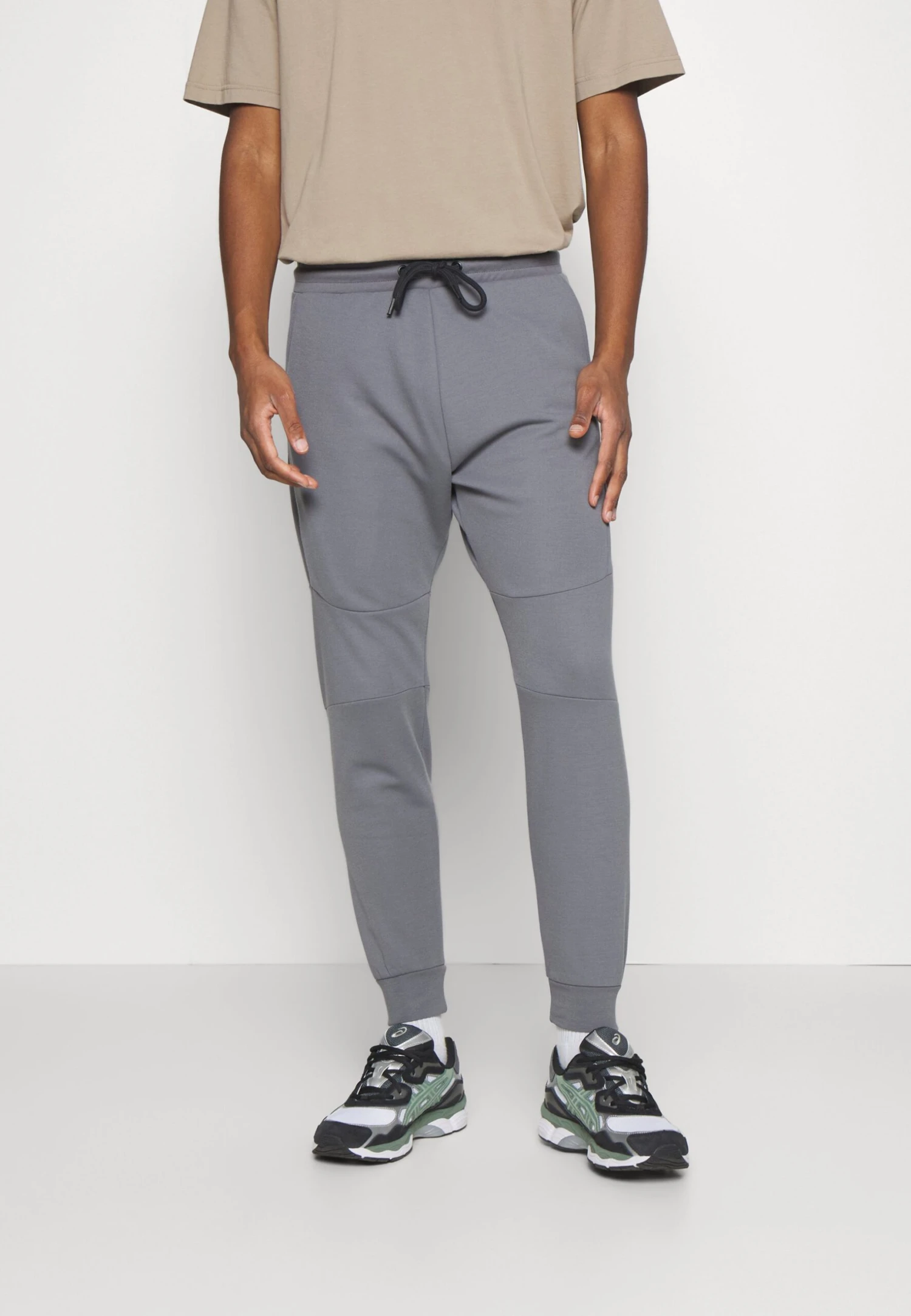 Pier One Pantaloni SportiviDark Grey Uomo Pantaloni PI922E03N-C16 1 Pier One Pantaloni SportiviDark Grey Uomo Pantaloni PI922E03N-C16