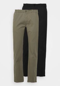 Pier One 2 Pack - Chino - Black/Olive -Noble rain ebd10bb4afeb44f4b1e16c8a062cc5c1