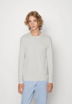 Pier One Maglietta A Manica LungaDark Blue/Dark Grey/Olive Uomo T-shirt E Polo PI922O0UM-K11 10 Pier One Maglietta A Manica LungaDark Blue/Dark Grey/Olive Uomo T-shirt E Polo PI922O0UM-K11 -Noble rain edf4d2882efa4da28f5003b1ad70a7d1