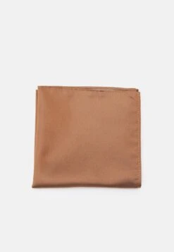 Pier One SetFazzoletti Da TaschinoBrown Uomo Completi E Cravatte PI952R03B-O11 7 Pier One SetFazzoletti Da TaschinoBrown Uomo Completi E Cravatte PI952R03B-O11 -Noble rain eefe6c241fd14112a1cba0b63a67771d