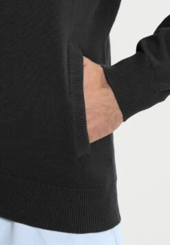 Pier One CardiganBlack Uomo Maglieria PI922Q00S-Q11 10 Pier One CardiganBlack Uomo Maglieria PI922Q00S-Q11 -Noble rain eff3a21f1c234394b25ad09aa249eab3