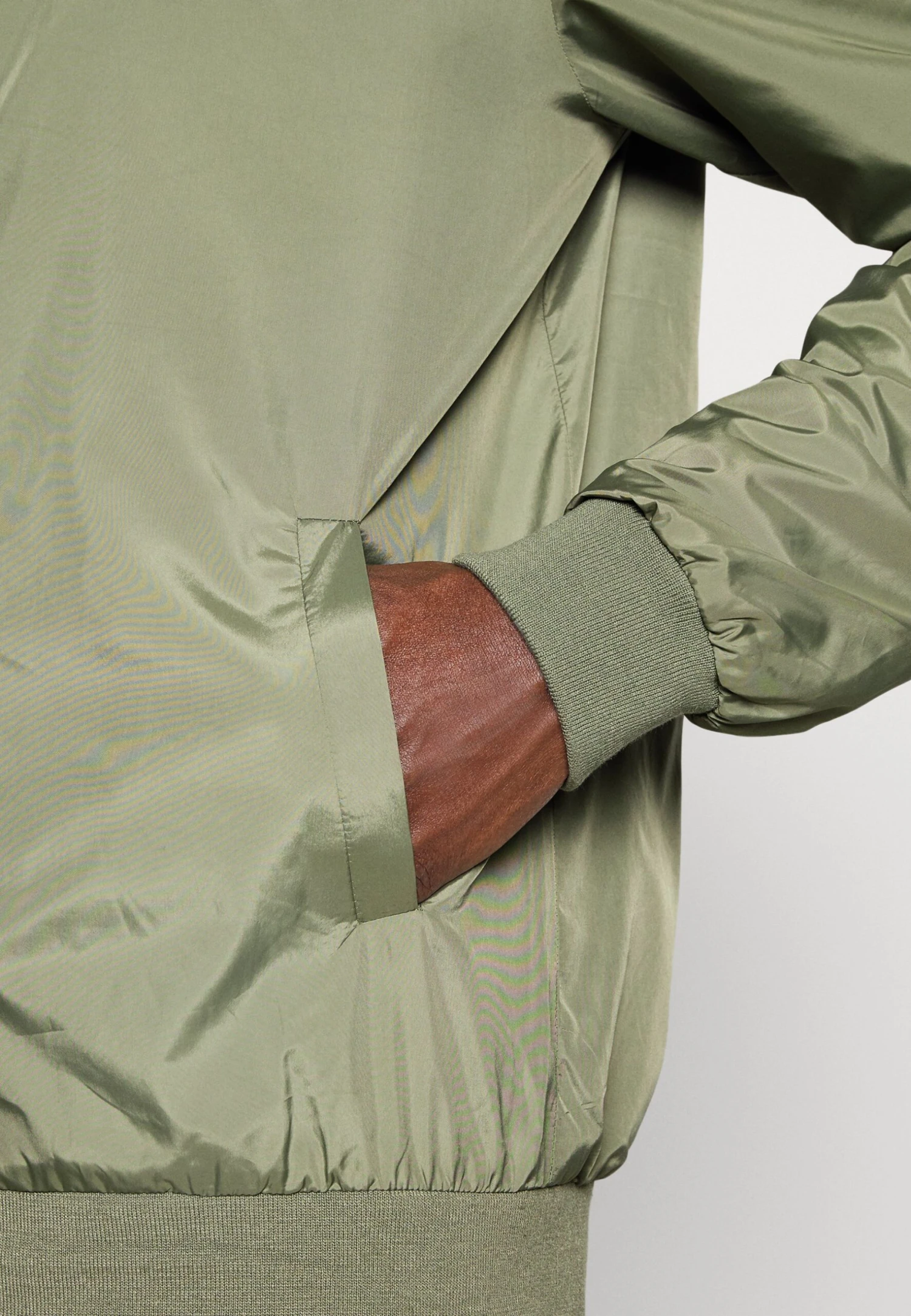 Pier One Giubbotto Bomber - Olive 6 Pier One Giubbotto Bomber - Olive - immagine 6